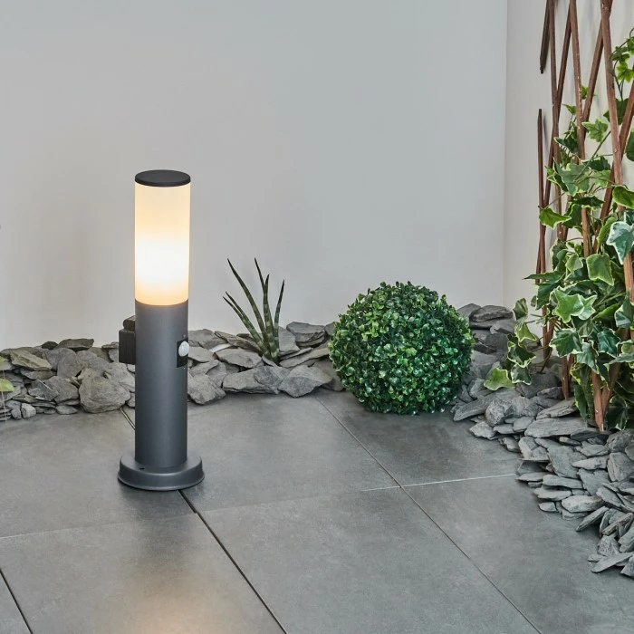 Hofstein Caserta Sockelleuchte Anthrazit, 1-flammig, Bewegungsmelder 9 Hofstein Caserta Sockelleuchte Anthrazit, 1-flammig, Bewegungsmelder – Bild 9