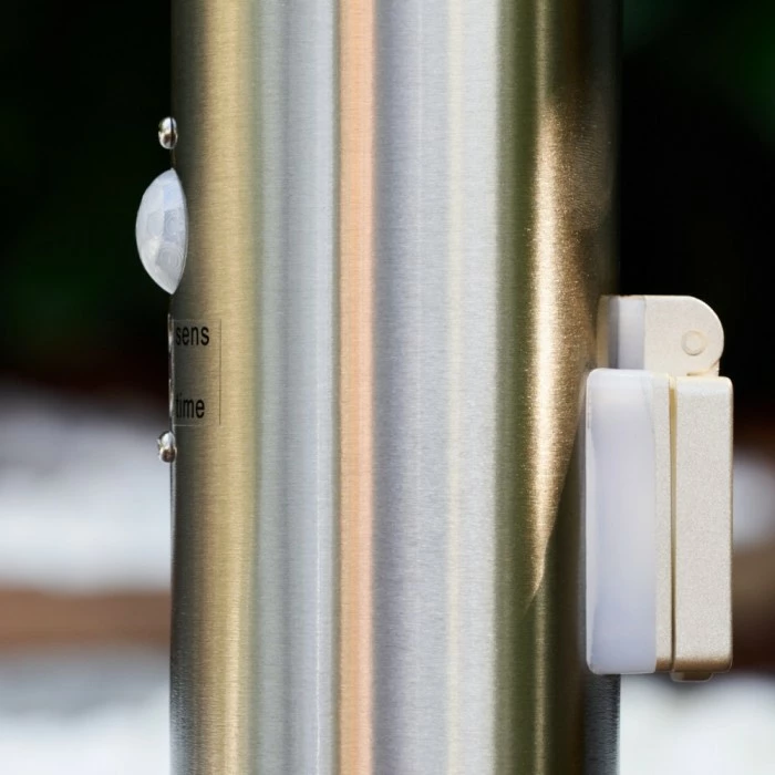 Hofstein Caserta Sockelleuchte Edelstahl, 1-flammig, Bewegungsmelder 4 Hofstein Caserta Sockelleuchte Edelstahl, 1-flammig, Bewegungsmelder – Bild 4