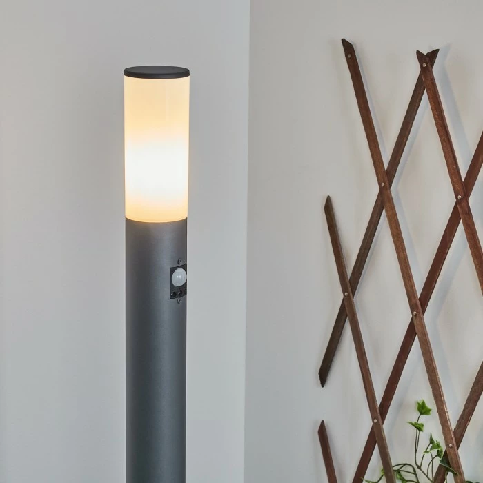 Hofstein Caserta Wegeleuchte Anthrazit, 1-flammig, Bewegungsmelder 9 Hofstein Caserta Wegeleuchte Anthrazit, 1-flammig, Bewegungsmelder – Bild 9